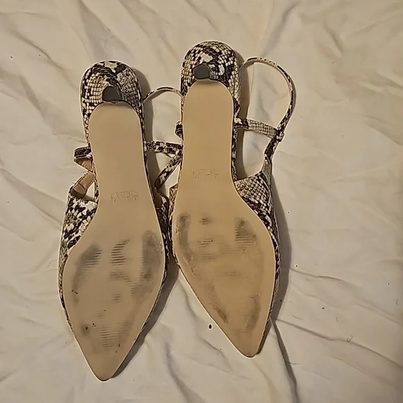 Kitten Heel Snakeskin Pump - Picture 4 of 11